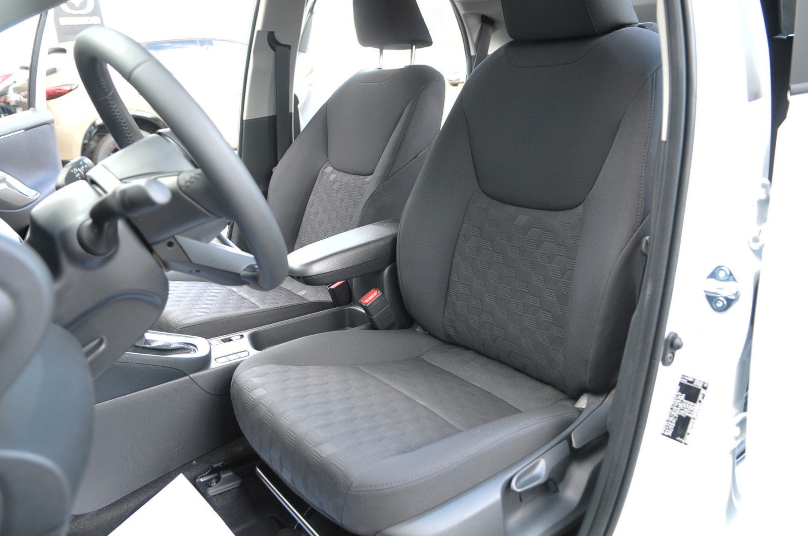 Mazda 2 Hybrid - Bild 28