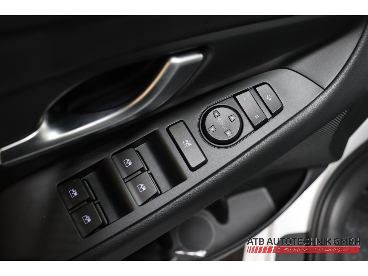 Fahrzeugabbildung Hyundai i30 MY26 N-Line 1.6 T-GDI 150 PS 7-DCT 2WD Navi