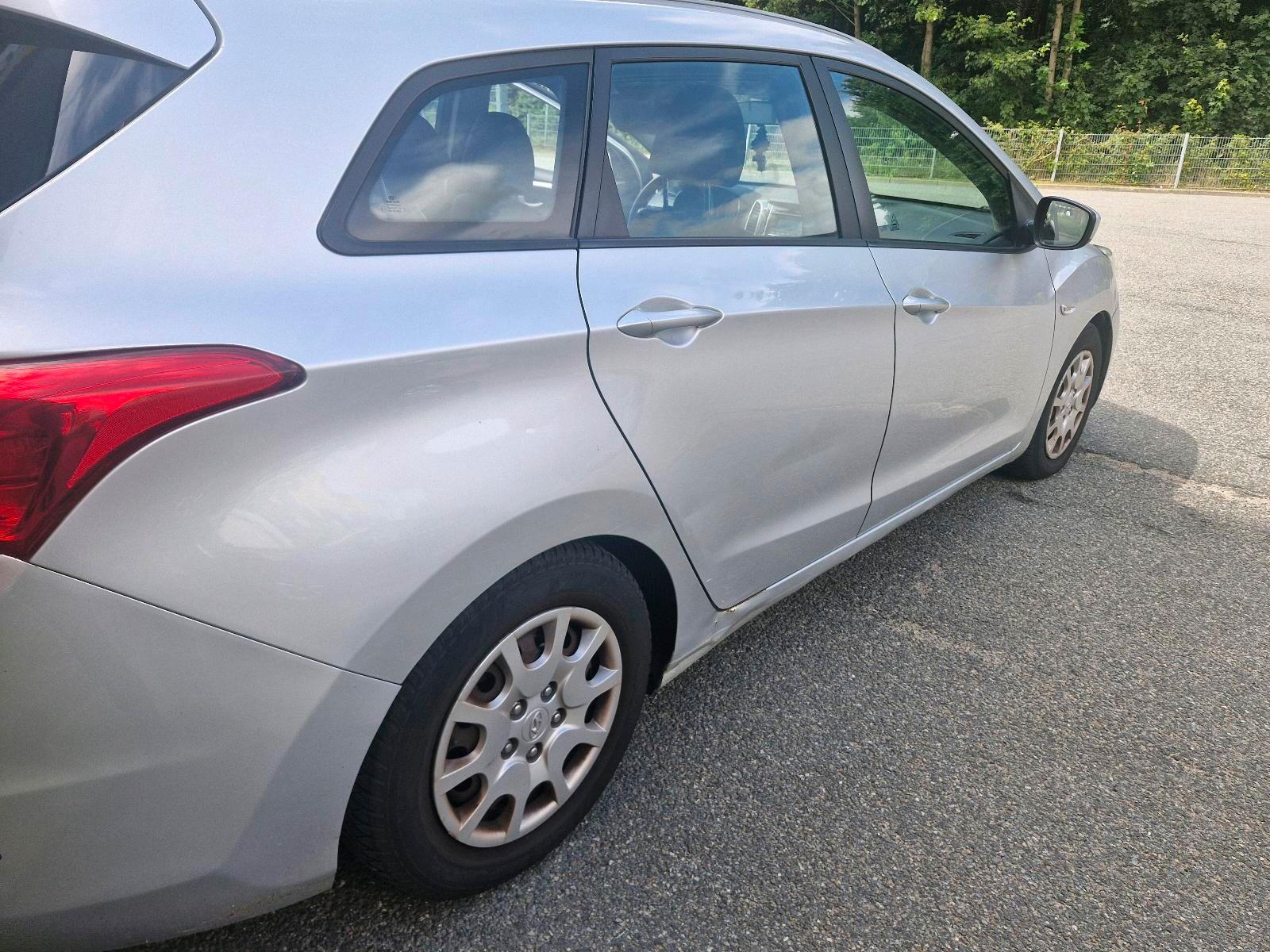 Hyundai i30 2014 — interior