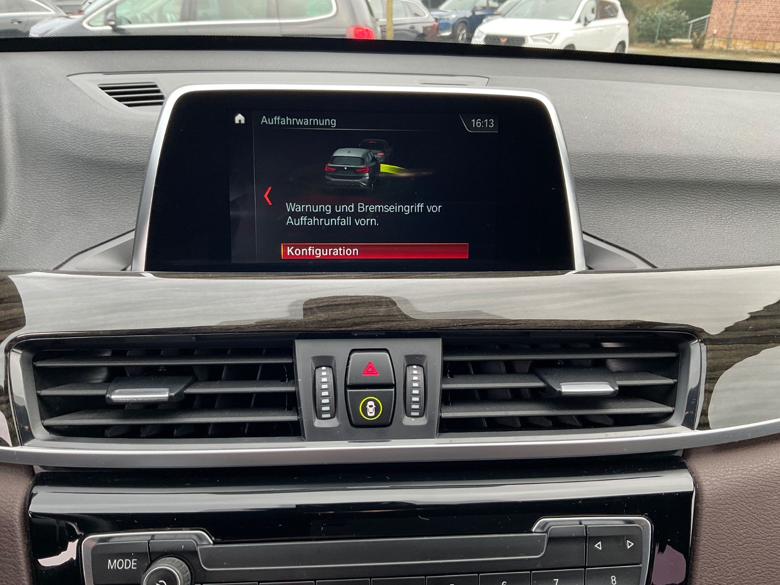 Fahrzeugabbildung BMW X1 sDrive20i xLine,AHK,Navi,Leder,GJR