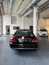 Mercedes-Benz Coupe Pano/Stand Hz - Mercedes-Benz mit Benzin-Antrieb: Coupe, Schwarz