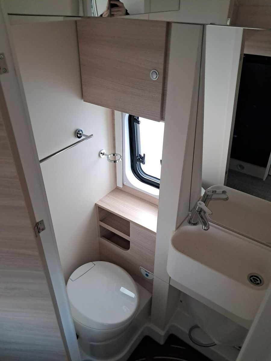 Fahrzeugabbildung Eura Mobil Van V 635 EB