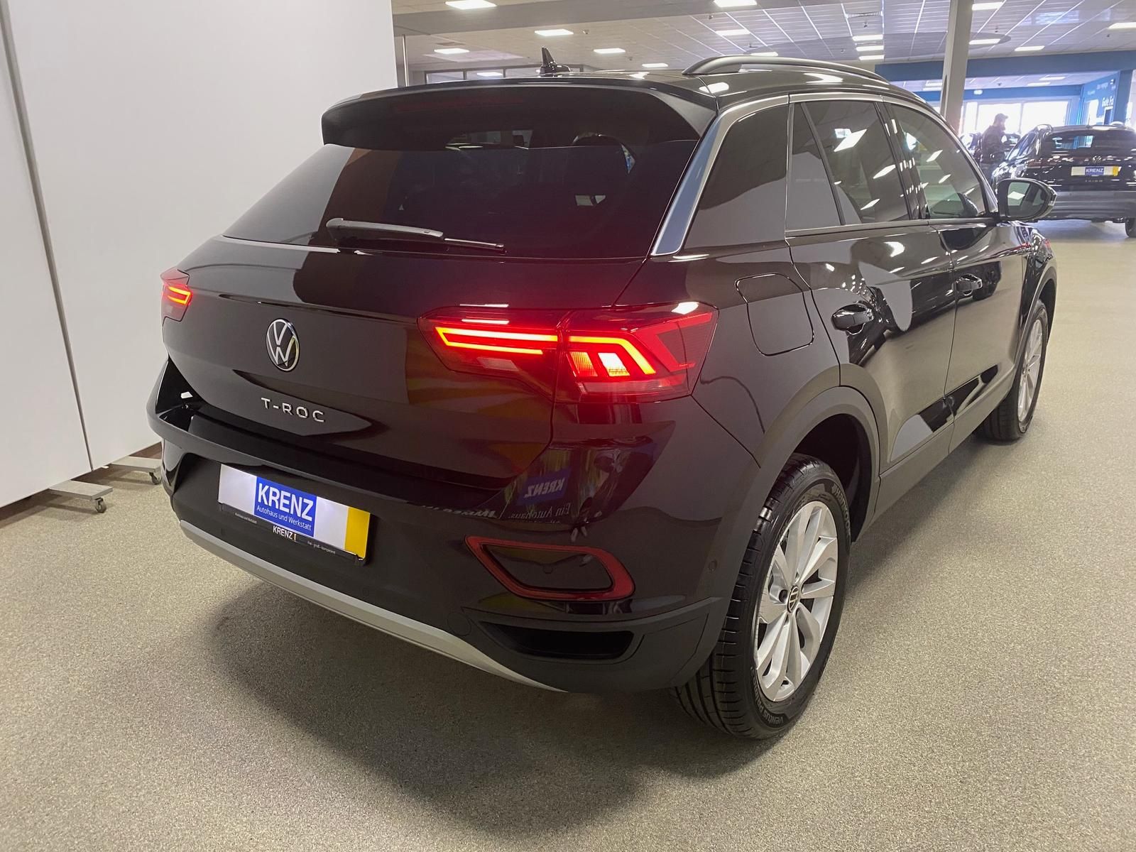 Fahrzeugabbildung Volkswagen T-Roc 1.5 TSI DSG LIFE+ACC+AHK+BHZ Lenkrad+RFK++