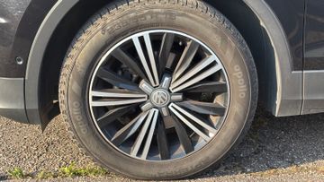 Volkswagen Tiguan - 12