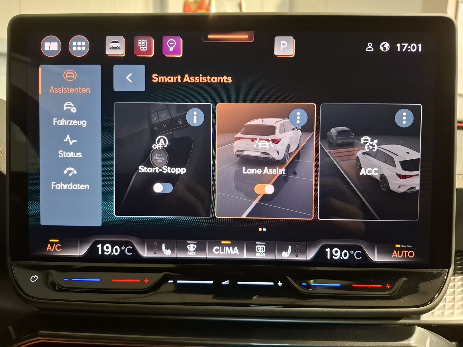 Fahrzeugabbildung CUPRA Leon 1.5 eTSI DSG AHK*DYNAMICA*EDGE*LED*5JGARAN.