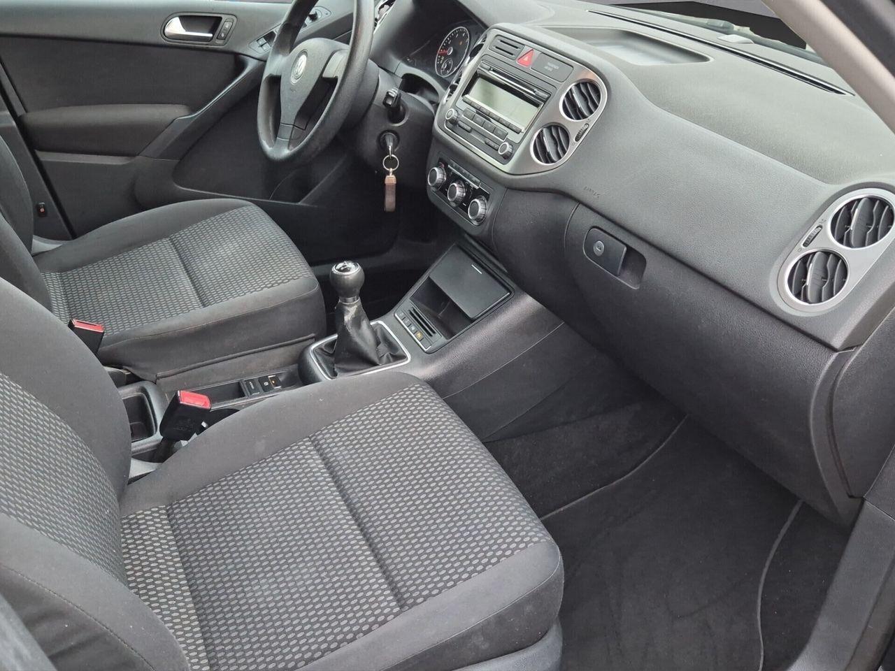 Volkswagen Tiguan 2010 — photo 10