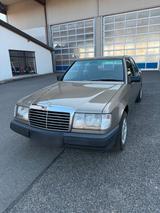 Mercedes-Benz W124 300E - Mercedes-Benz 300 aus 1987: 300e