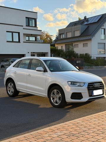 Audi Q3 2.0 TDI S tronic Quattro/LEDER/XENON/TOP !