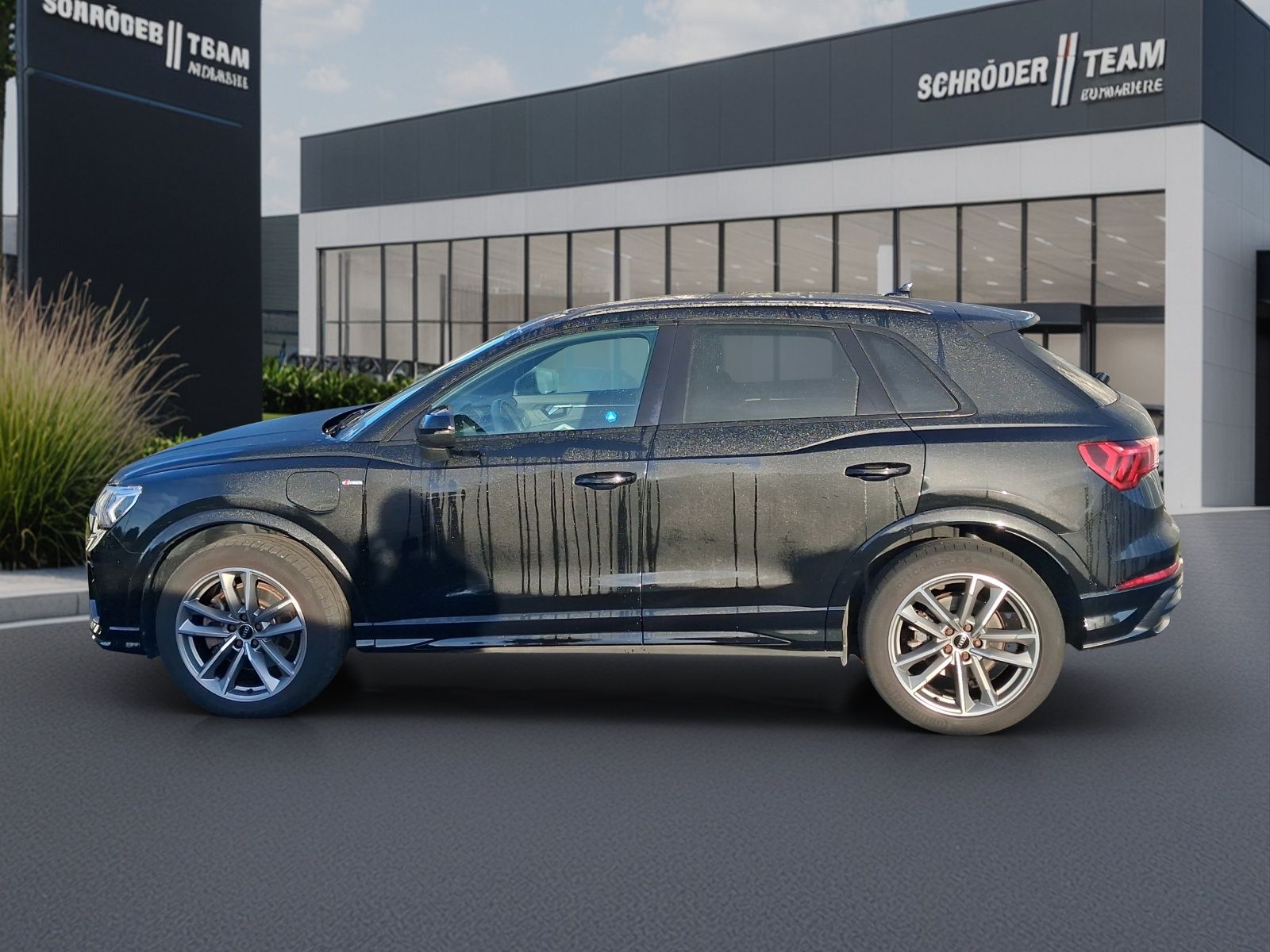Audi Q3 45 TFSI e S line Pano Sonos LED CarPlay RFK A imagem 2
