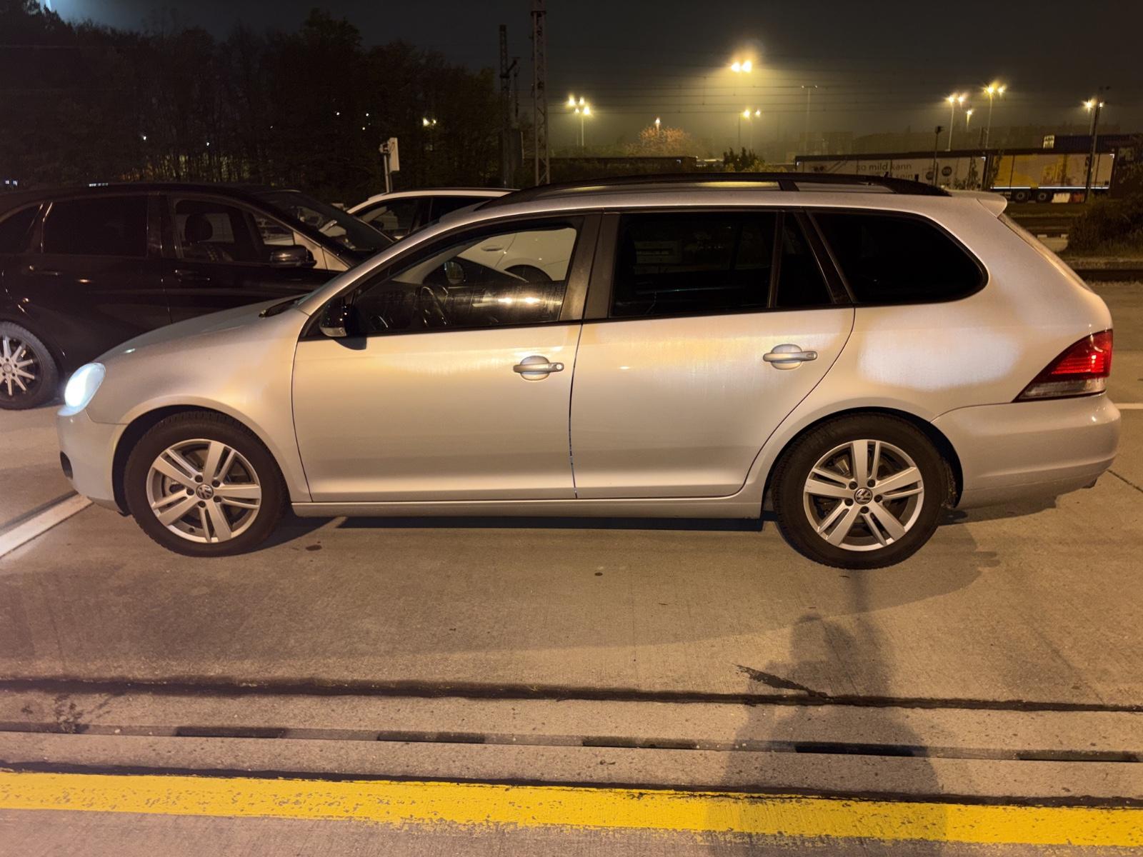 Volkswagen Golf 2013 — rear view