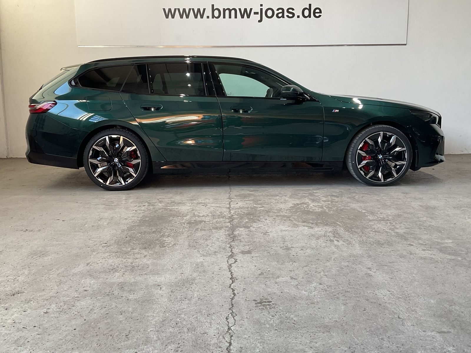 Fahrzeugabbildung BMW 550e xDrive Individuallackierung, 21" Räder, Sit