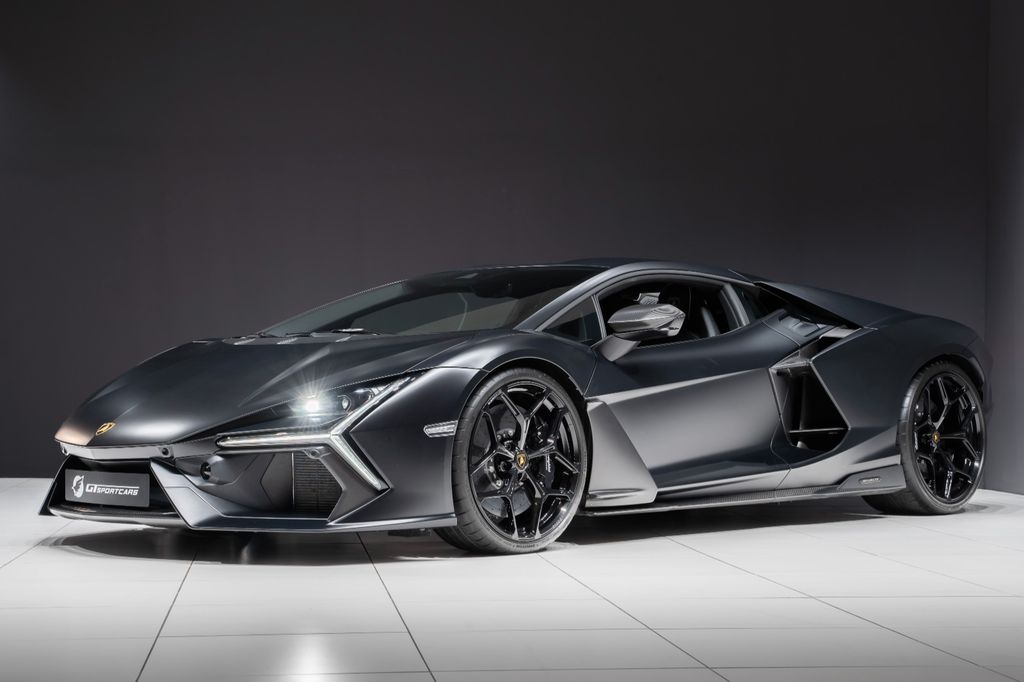 Image of Lamborghini Revuelto