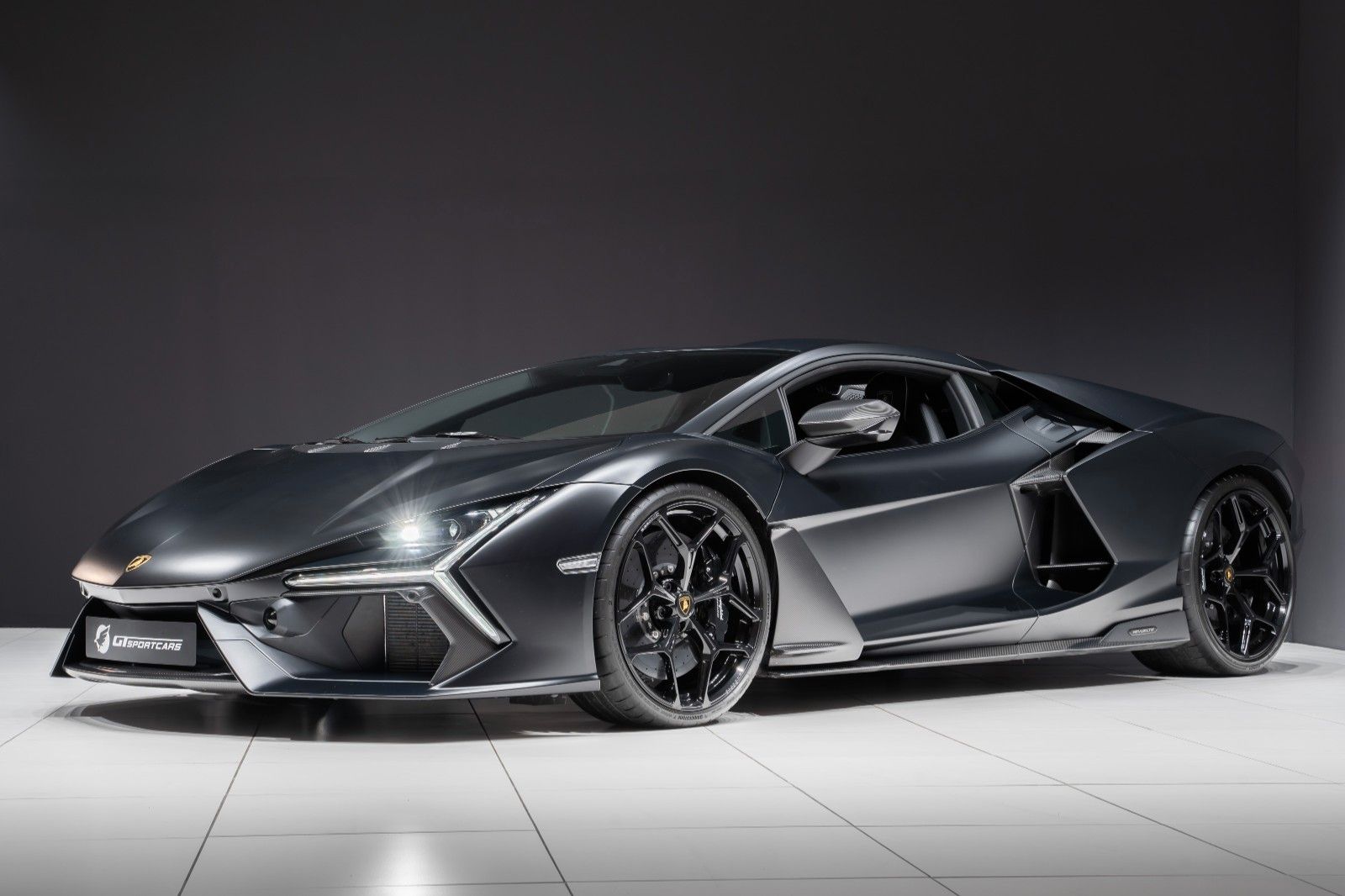 LAMBORGHINI Revuelto