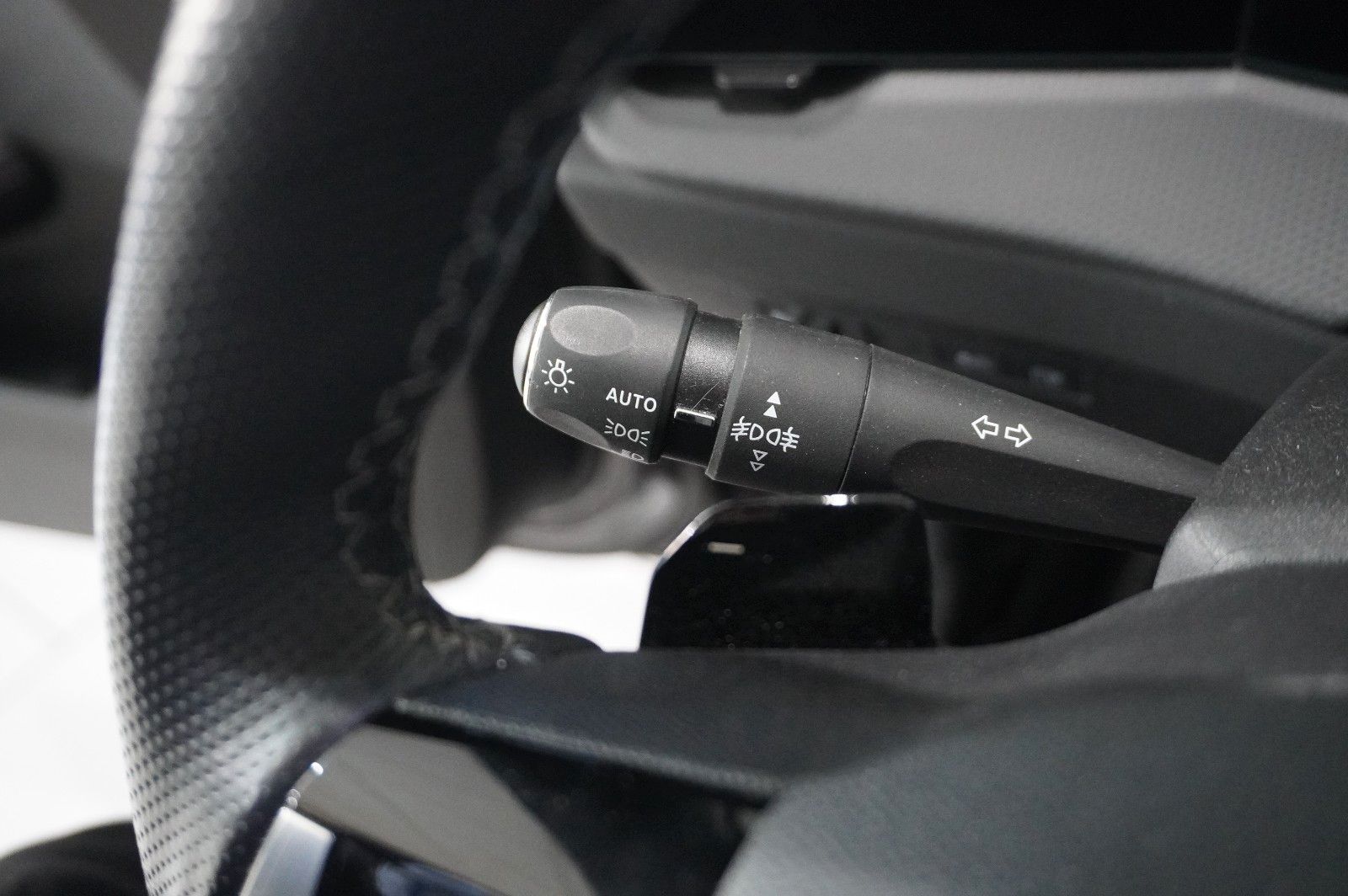 Fahrzeugabbildung Opel Astra L Lim. 1.6 HYBRID GS SPORT NAVI/360°/SPORT