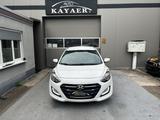 Hyundai i30 cw AUTOMATIK-KAMERA-PDC - Hyundai i30 Gebrauchtwagen in Ludwigshafen