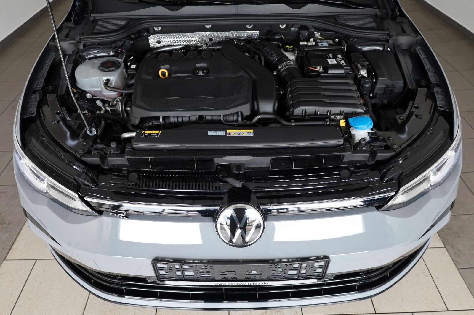 Fahrzeugabbildung Volkswagen Golf VIII Variant R-Line eTSI Navi,LED,ACC,AHK