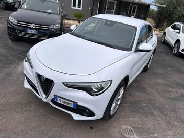 Alfa-Romeo Stelvio - 1
