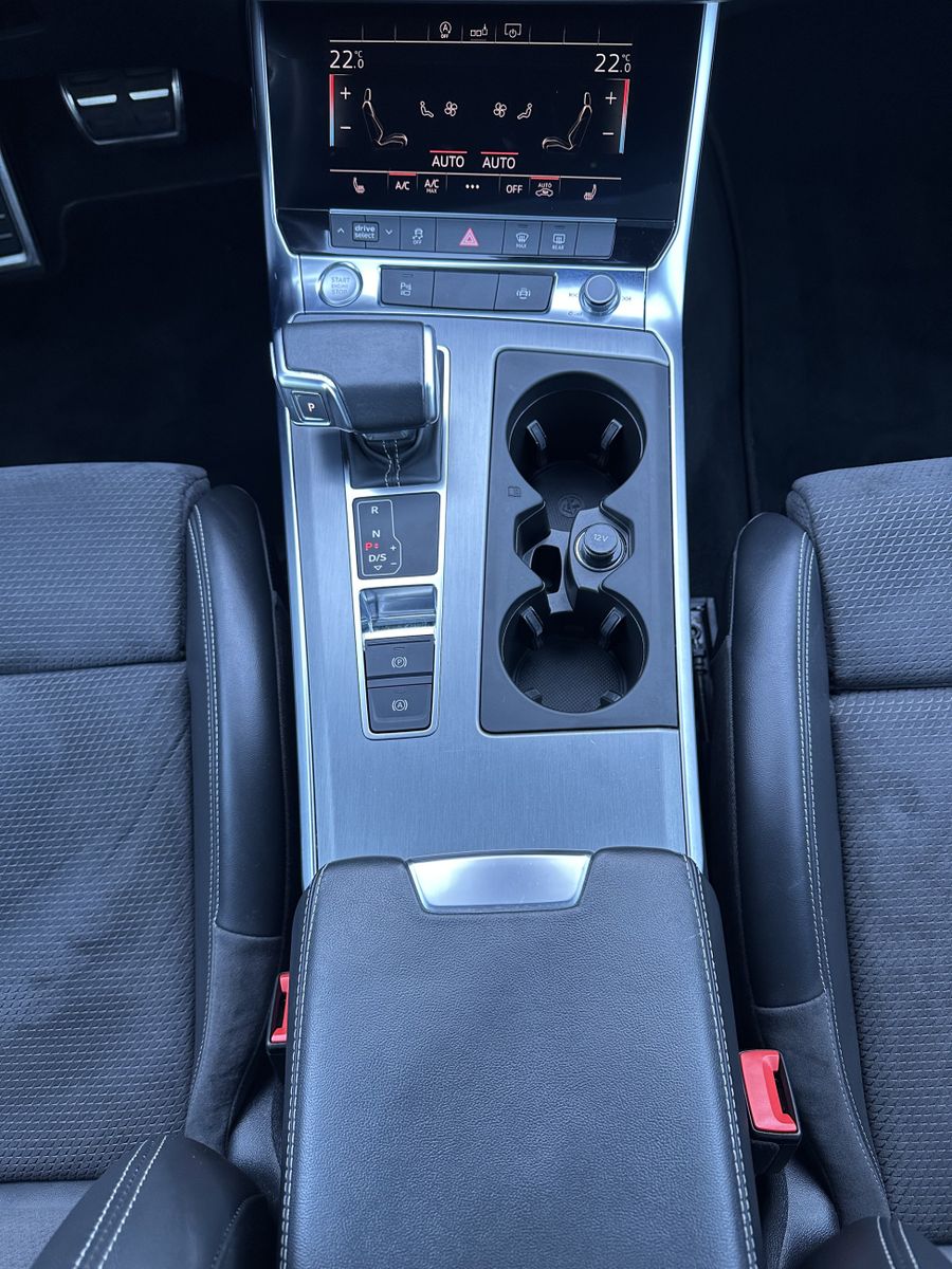 Fahrzeugabbildung Audi A6 Avant 45 TFSI Quattro S-Line NAV+LED+PANO+360