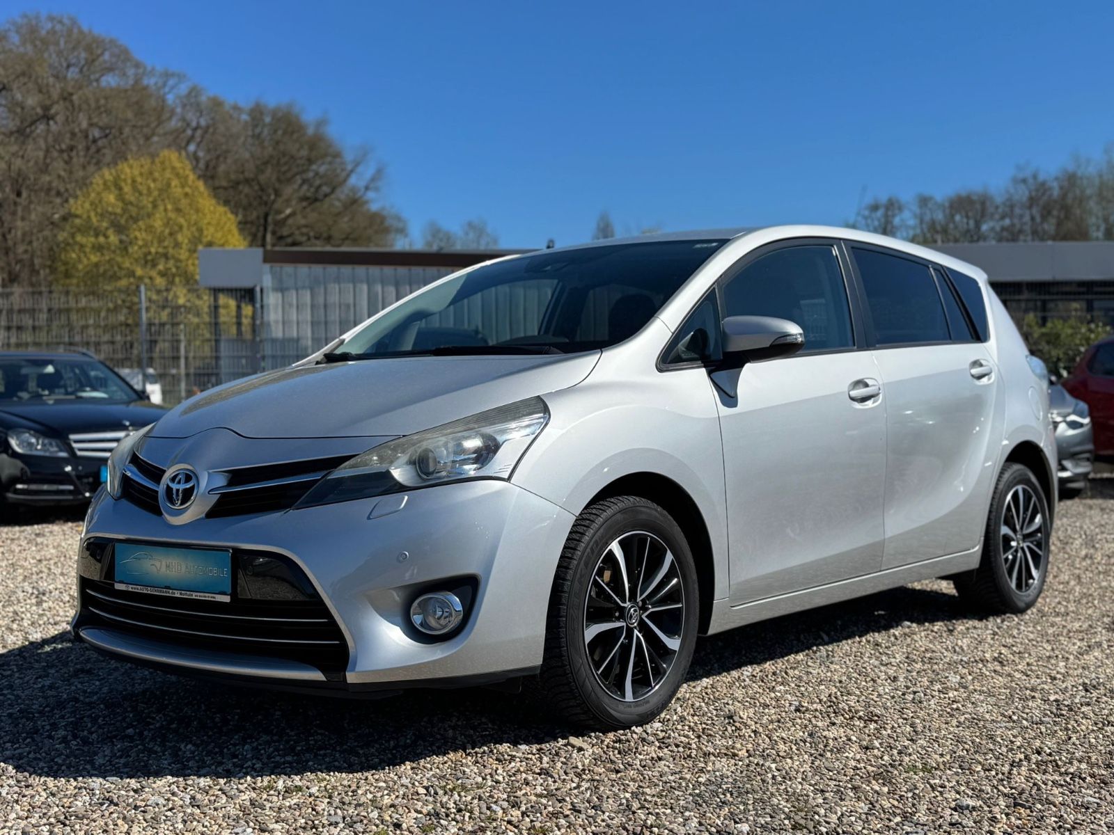 TOYOTA Verso