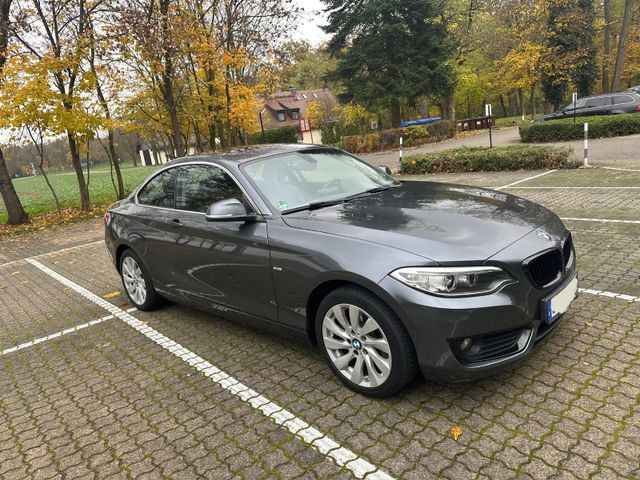 BMW 220i Coupé Modern Line Xenon