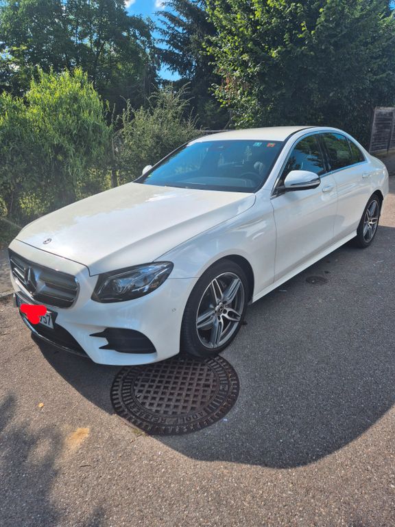 Image of Mercedes-Benz E 220