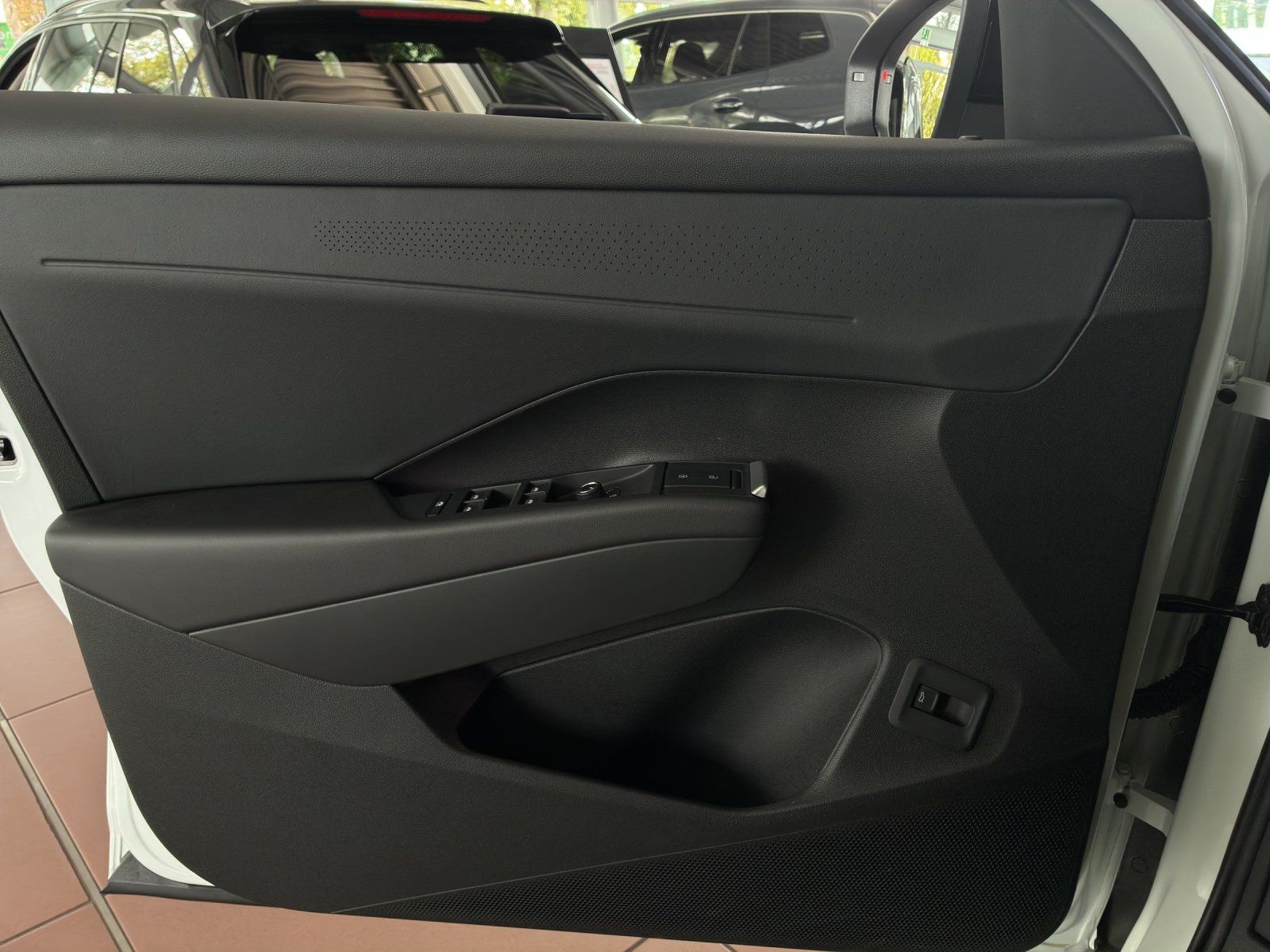 Fahrzeugabbildung Volkswagen T-Roc 1.5 eTSI W R-Line 360,HUD,Kamera,LED,Navi