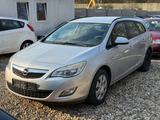 Opel Astra J Sports Tourer Selection - Opel Astra Selection mit Diesel-Antrieb