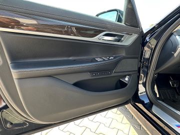 BMW 740 - 8