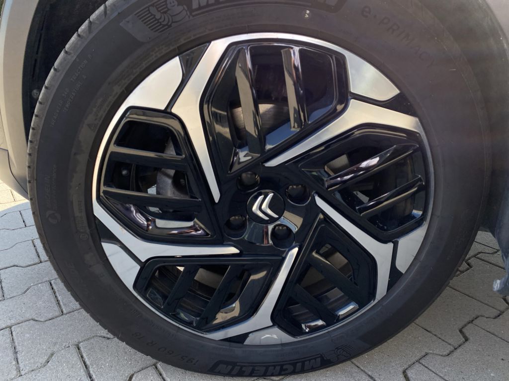 Fahrzeugabbildung Citroën C4 PureTech 130 S&S *Automatik* MAX *beh. Lenkr*