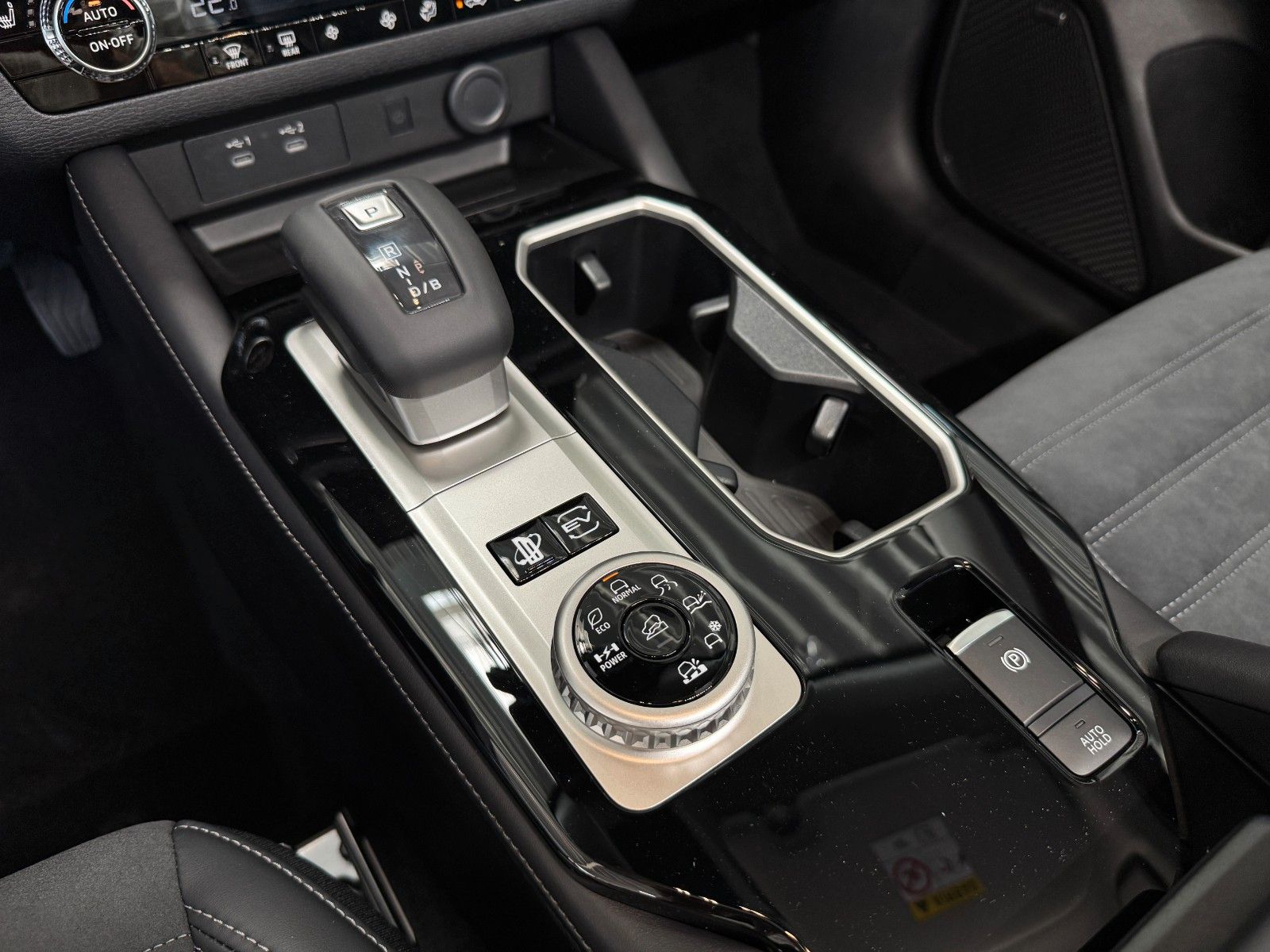 Fahrzeugabbildung Mitsubishi Outlander 2.4 PHEV 4WD Diamant PLUS