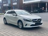 Mercedes-Benz A  Klasse 160 SHZ/KLIMA/SPORTSZ/PDC/TEILLEDER - Mercedes-Benz A 160 in Duisburg
