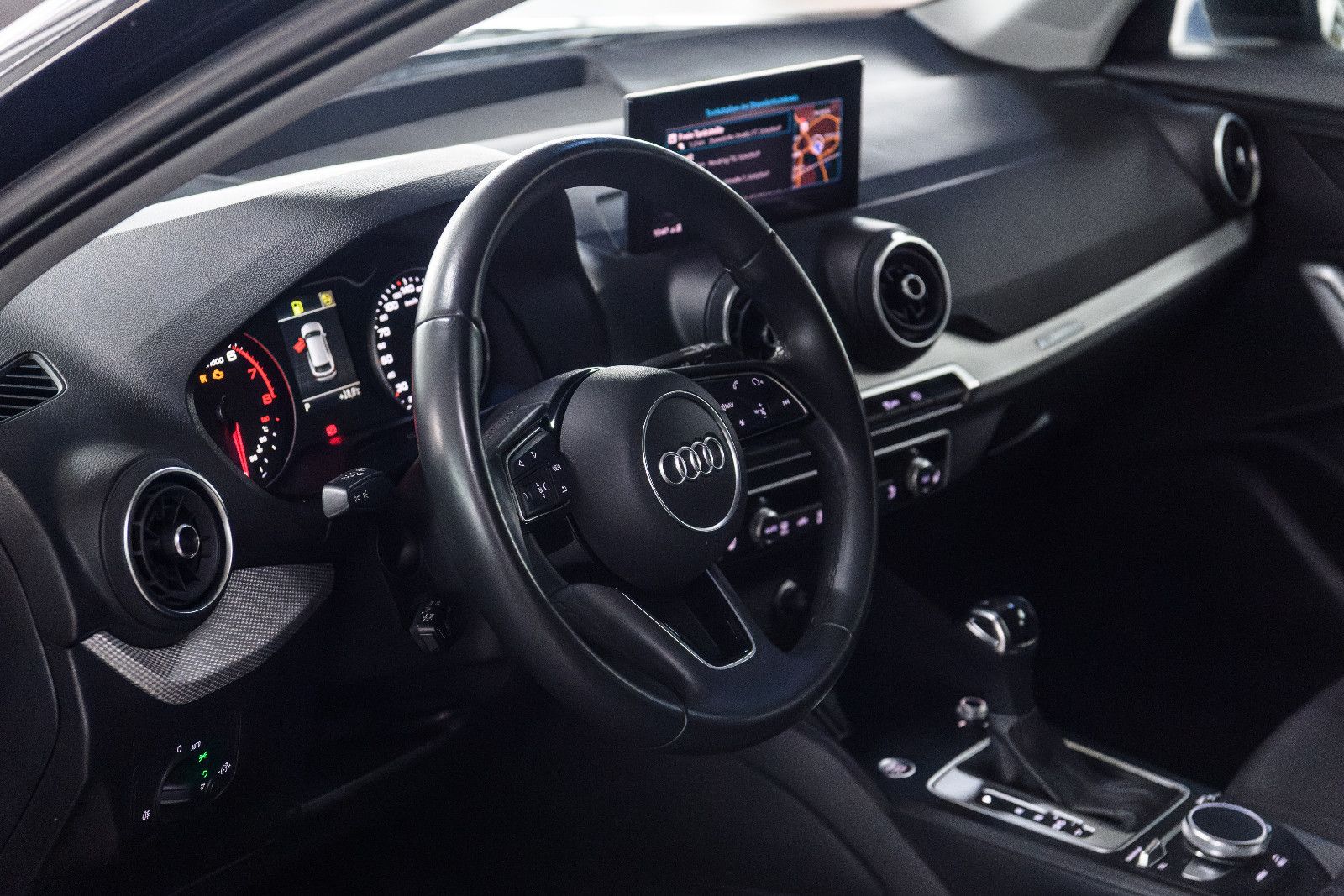 Fahrzeugabbildung Audi Q2 35 TFSI S tronic LED/SZH/NAVI