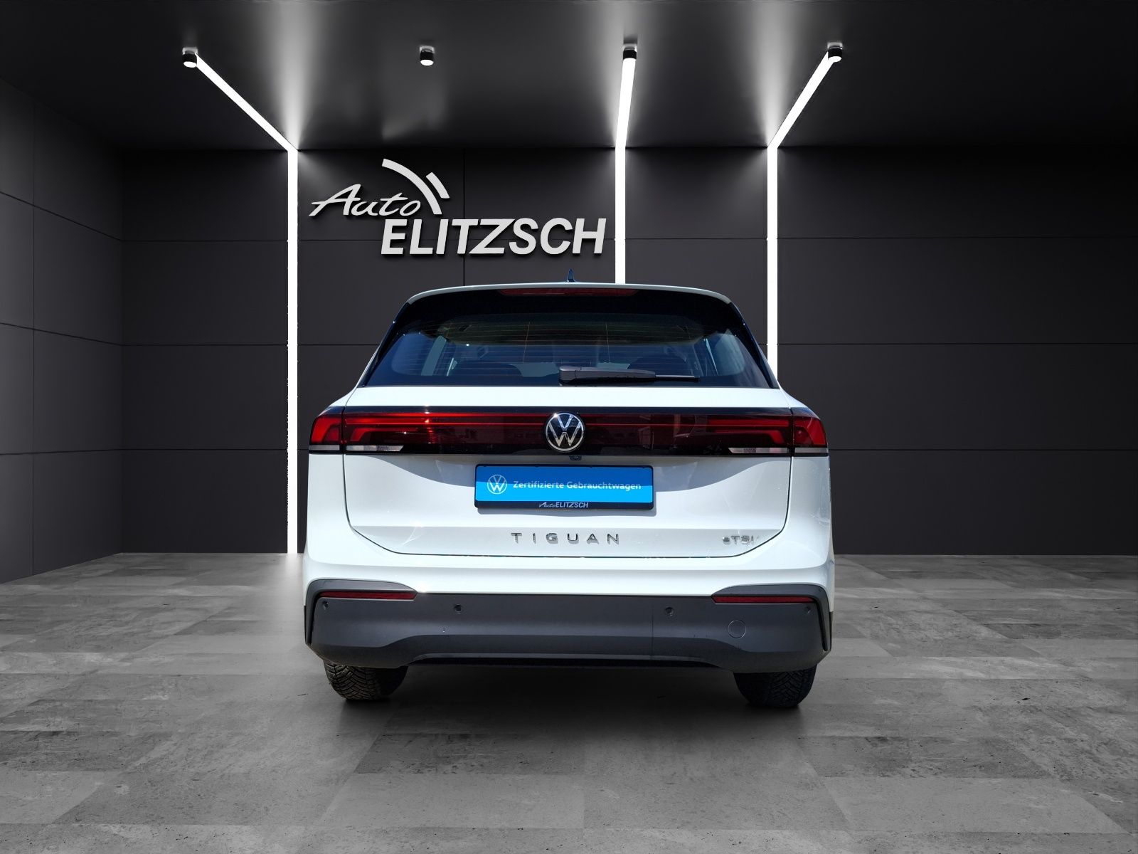 Fahrzeugabbildung Volkswagen Tiguan eTSI Life DSG LED AHK Navi AID ACC RFK SH
