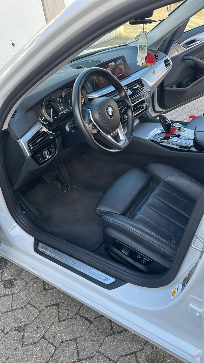 BMW 530e xDrive -iPerformance Limousine G30