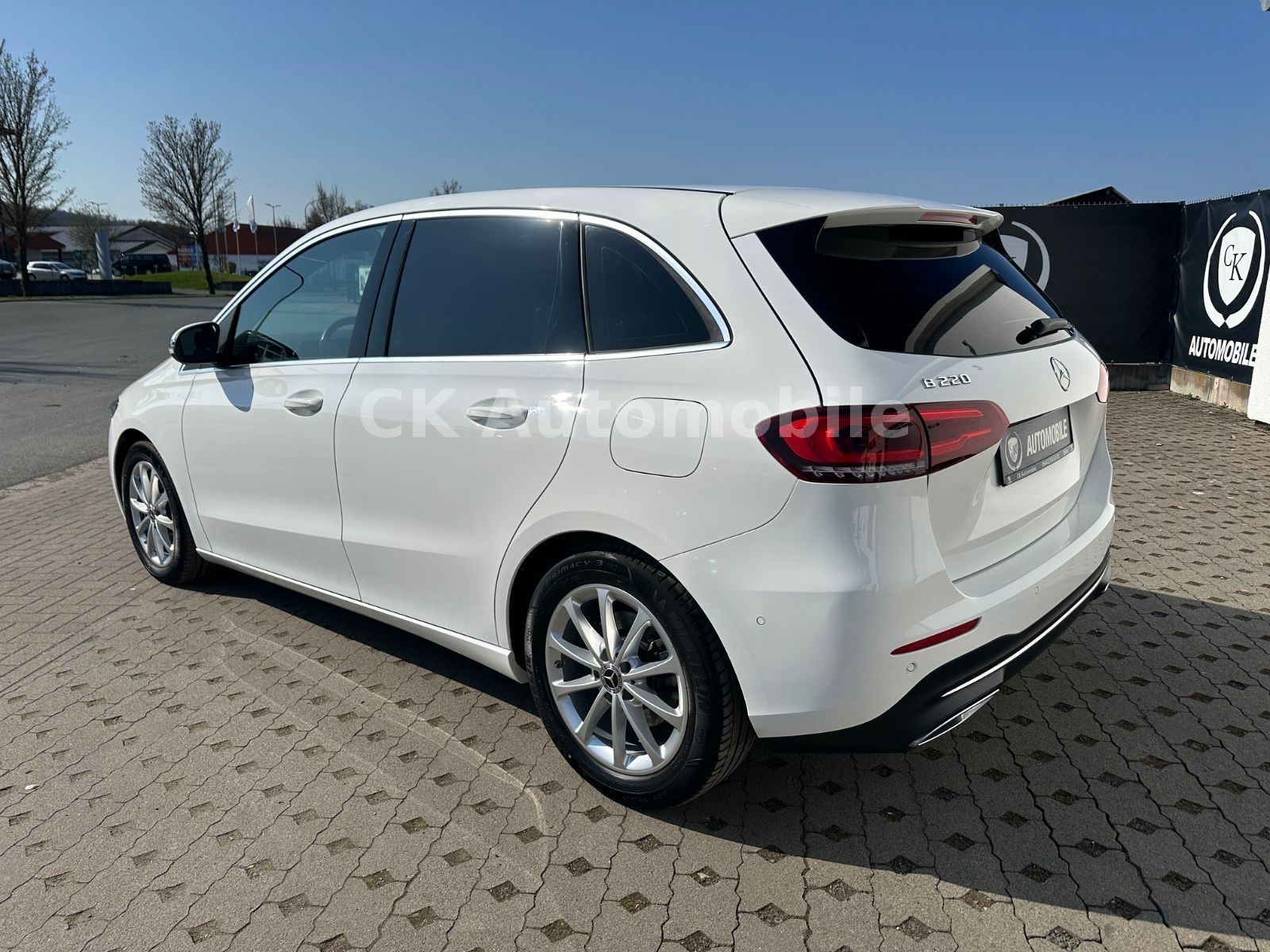 Fahrzeugabbildung Mercedes-Benz B 220 Progressive/Automatik/Navi/LED/Kamera