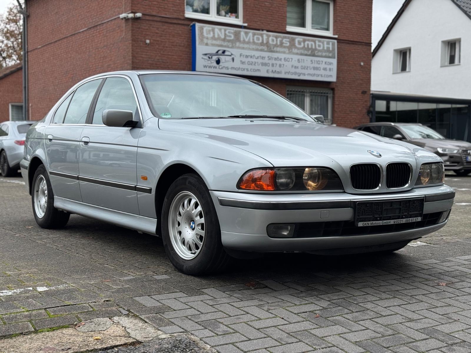 BMW 528i Leder/KlimaA./Servo/Tempo/SHZ/MFL/PDC/6ZYL