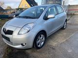 Toyota Yaris Executive 1.3I gepflegter Zustand - Toyota Yaris Executive mit Benzin-Antrieb