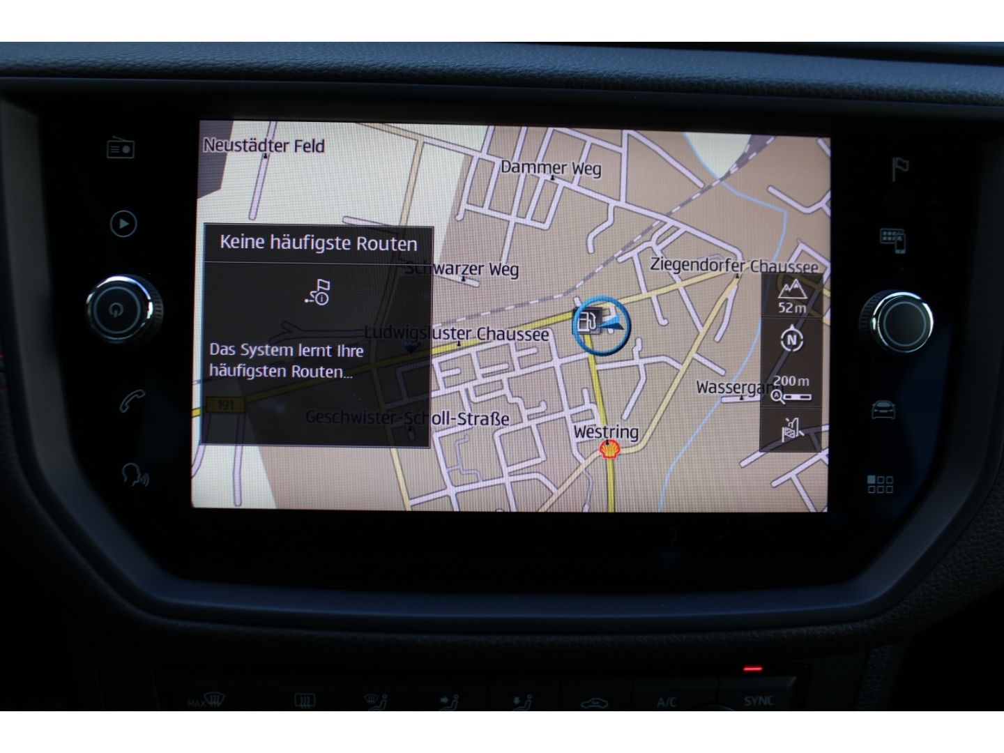Fahrzeugabbildung SEAT Arona 1.0 TSI FR LED Navi TWA PDC DAB SHZ Tempom