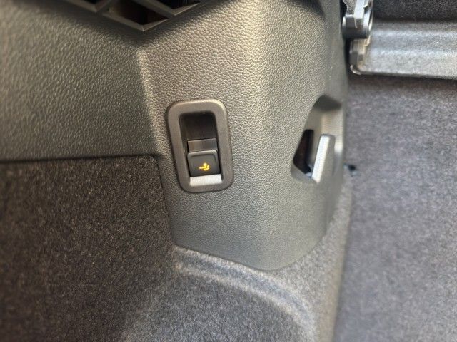 Golf R-Line 1.5 l eTSI DSG NAVI+WR+AREAVIEW+LED+