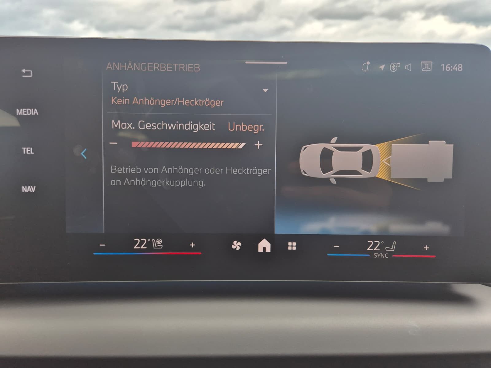 Fahrzeugabbildung BMW 120 i M Sport Adaptiv LED*PANO*AHK*M Alcantara