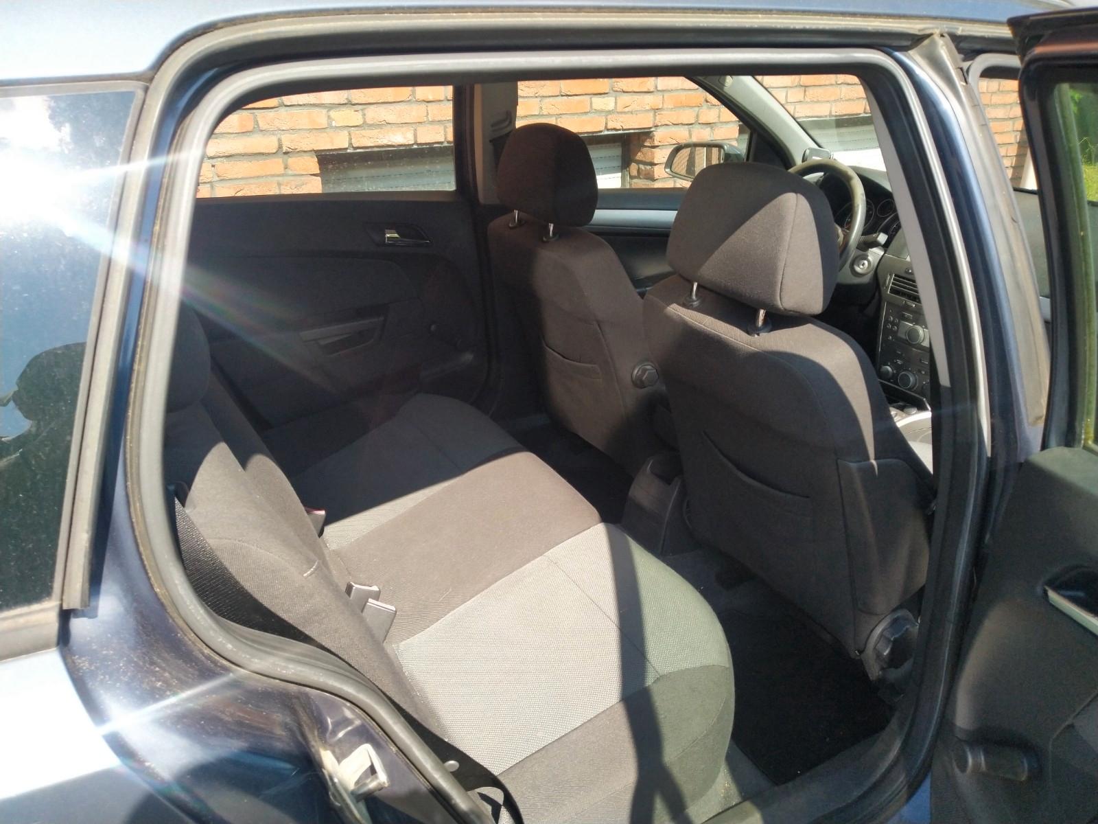Opel Astra 2006 — photo 8
