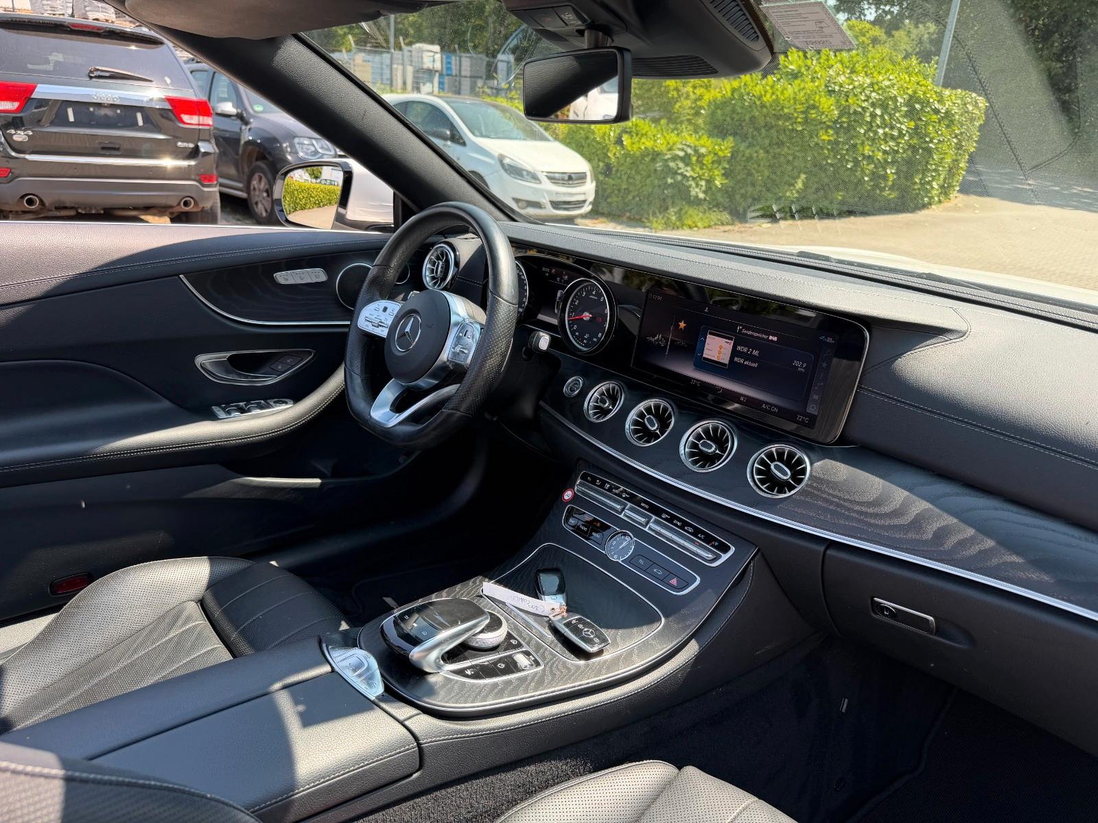 Mercedes-Benz E 300 E Cabrio Garantie *AMG Line *LED *Kamera
