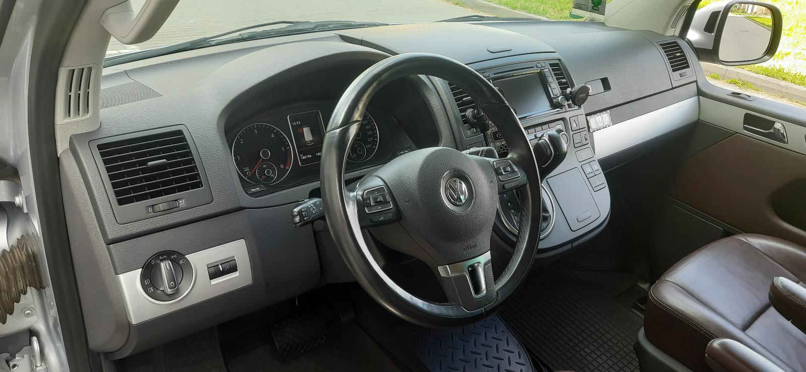 Volkswagen T5 Multivan 2.0 BiTDI Highline in Top Zustand
