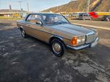 Mercedes-Benz mercedes benc cupe w123 230 H-ZULASSUNG - Mercedes-Benz G 230 mit Benzin-Antrieb: Coupe