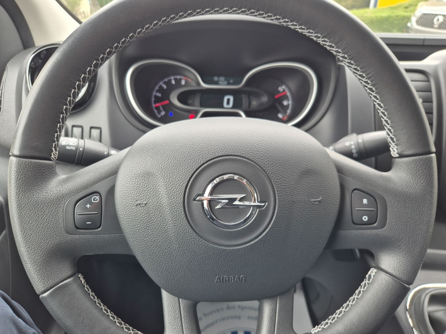 Fahrzeugabbildung Opel Vivaro B Kasten Kombi Combi L2H1 2,9t