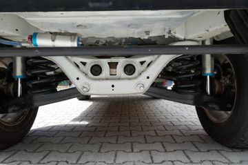 Fahrzeugabbildung Mitsubishi Pajero 3.2 DI-D Rallyeumbau mit Überrollkäfig