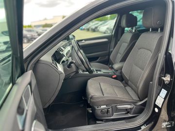 Volkswagen Passat Variant - 11