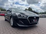 Hyundai i30 cw Trend*TÜV NEU*GARANTIE* - Hyundai i30 Gebrauchtwagen in Duisburg