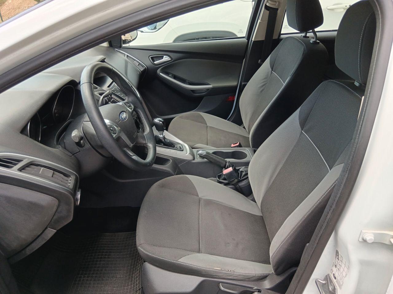 Ford Focus 2012 — photo 12