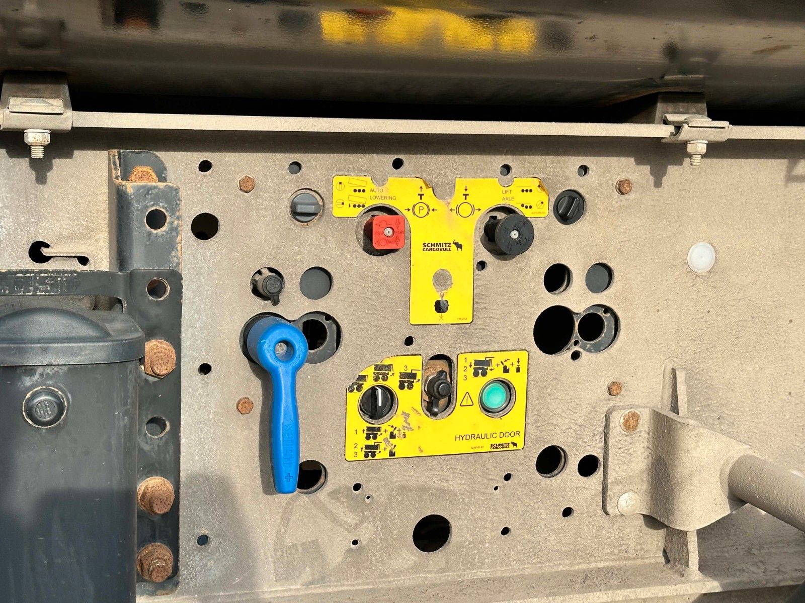 Fahrzeugabbildung Schmitz Cargobull 24 cbm HardoX Halfpipe, hydraulische Rückwand